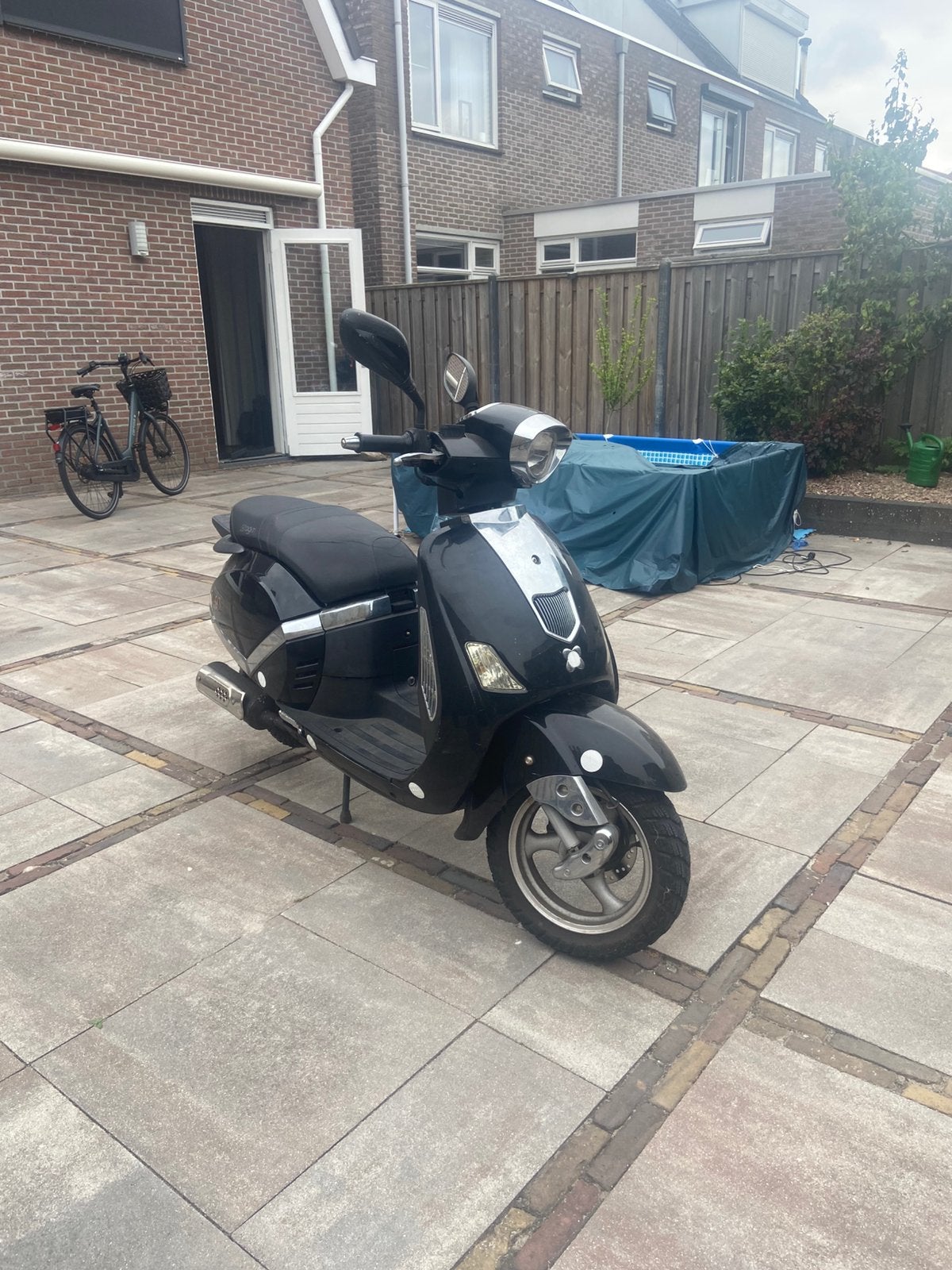 Agm lx, Fietsen en Brommers, Ophalen, Zo goed als nieuw, Benzine, Overige merken