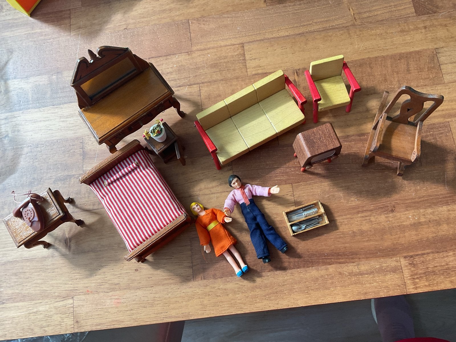 Vintage Poppenhuis Meubels en Poppen Set, Ophalen of Verzenden, Gebruikt, Toebehoren