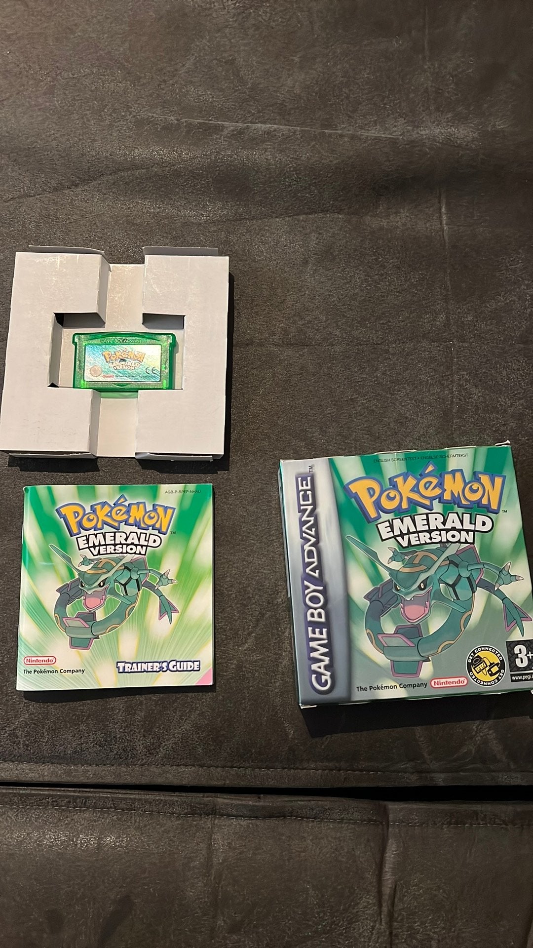 Pokémon Emerald version GBA (met doos en handleiding), Spelcomputers en Games, Games | Nintendo Game Boy, Zo goed als nieuw, Role Playing Game (Rpg)
