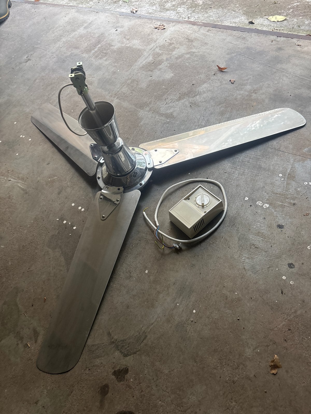 Grote metalen plafondventilator met regelaar, Ophalen of Verzenden, Gebruikt, Plafondventilator