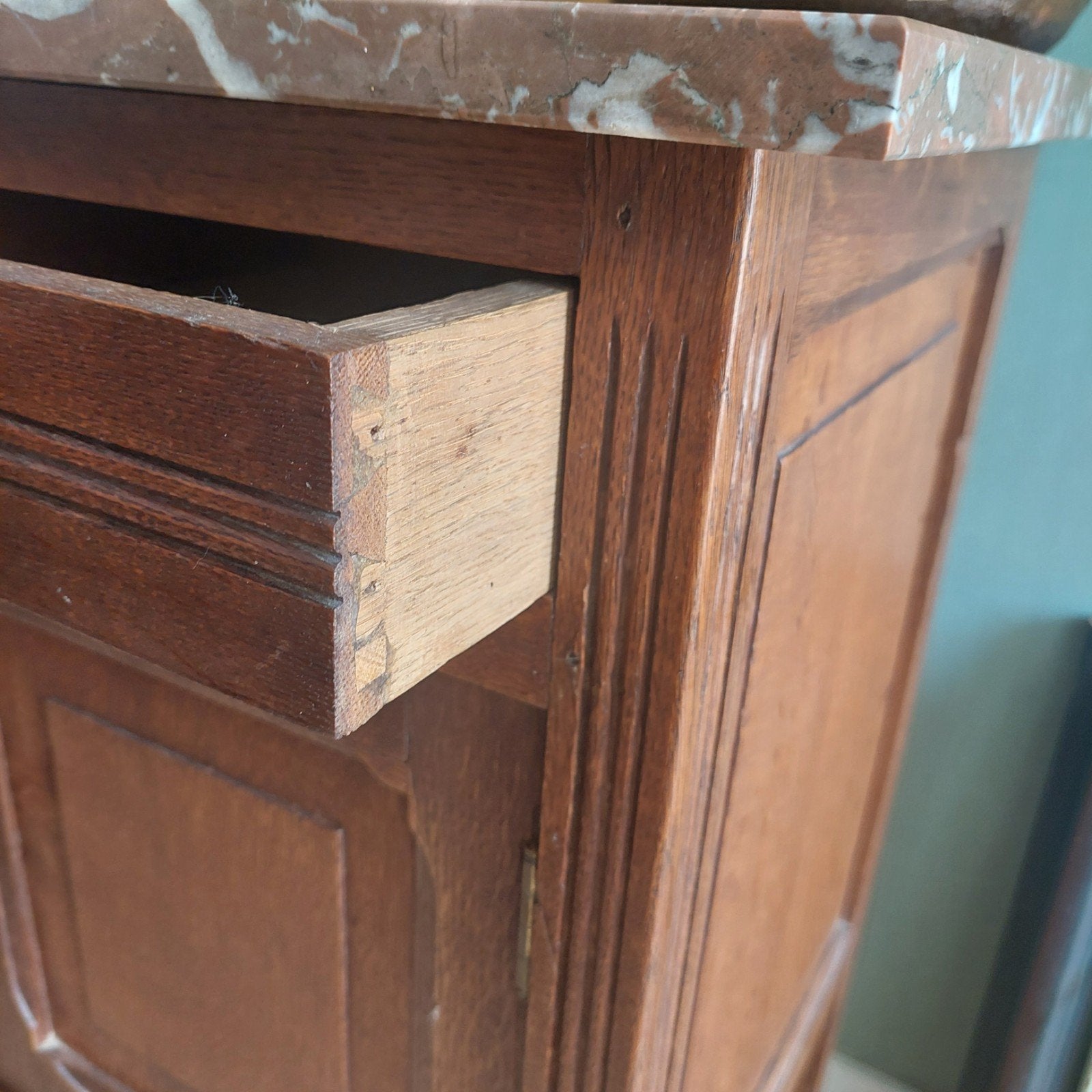 Lucky Vintage antiek Frans kastje met marmeren bovenblad, Ophalen