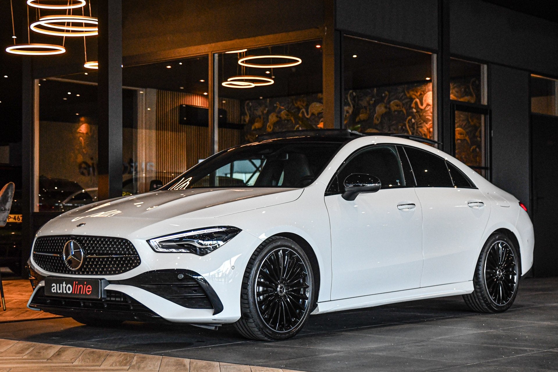 Mercedes-Benz CLA-klasse 180 Star Edition AMG Line LIMITED,, Auto's, 136 pk, Gebruikt, 4 cilinders, Wit
