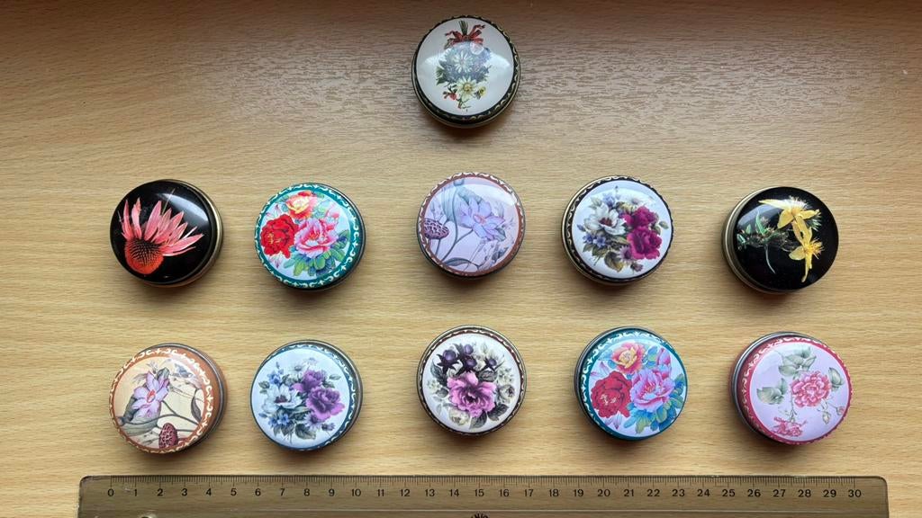 Pillendoosjes 11x met bloemmotief, Ophalen of Verzenden