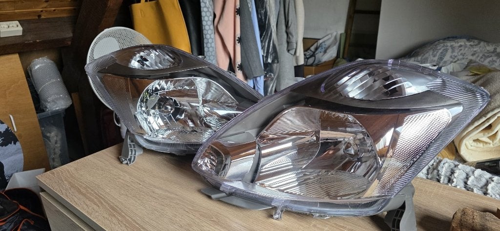 koplampen Daihatsu sirion 2008, Auto-onderdelen, Carrosserie en Plaatwerk, Daihatsu, Voor, Nieuw, Ophalen of Verzenden