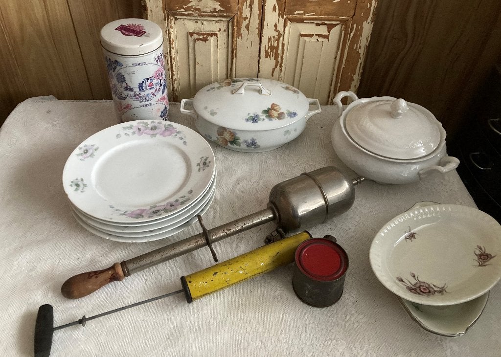 Brocante blik - serveerschalen - borden - insectenspuit, Antiek en Kunst, Ophalen of Verzenden
