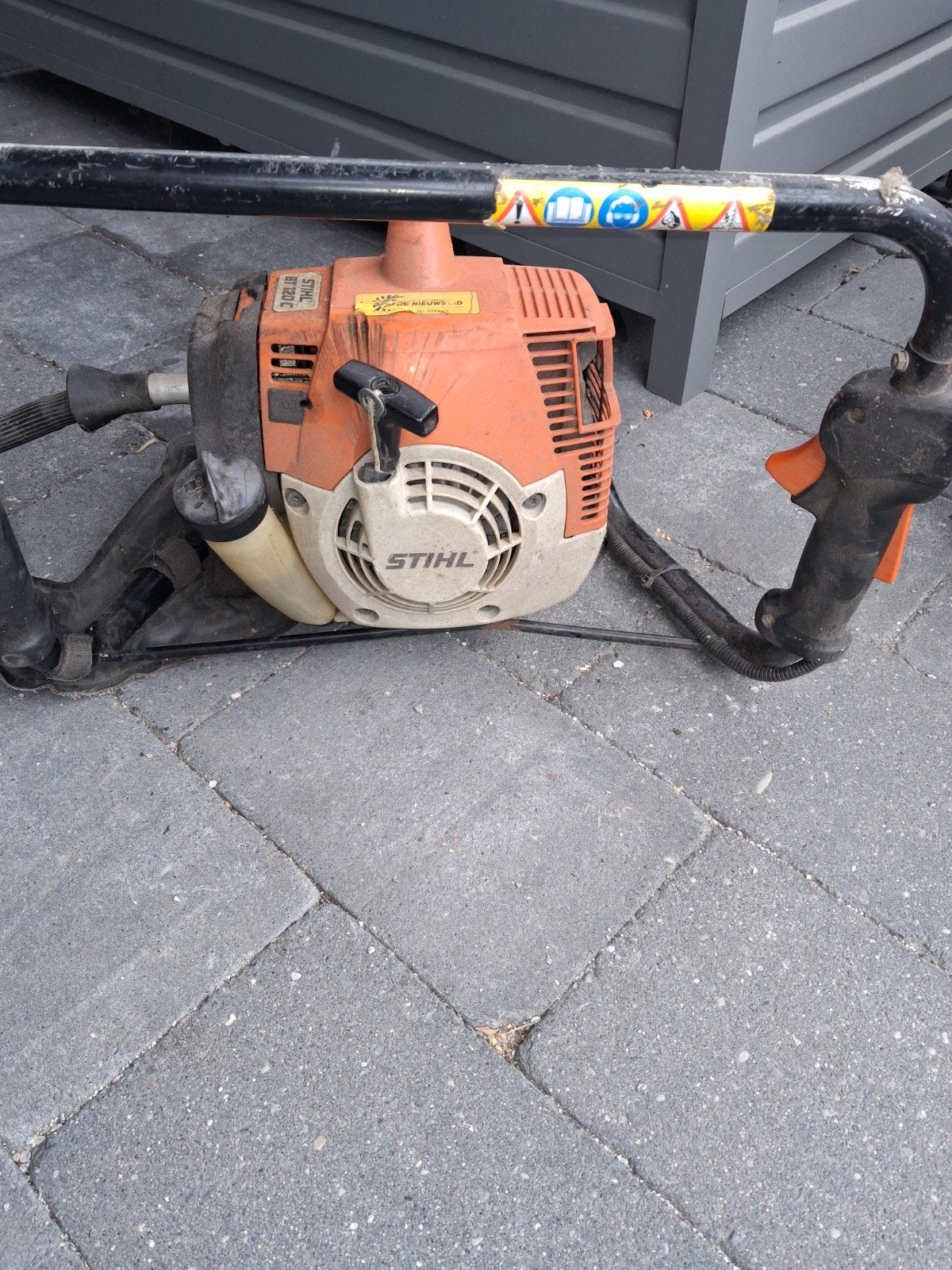 Stihl BT 121 Grondboor met boor, Tuin en Terras, Ophalen of Verzenden, Gebruikt, Grondboor