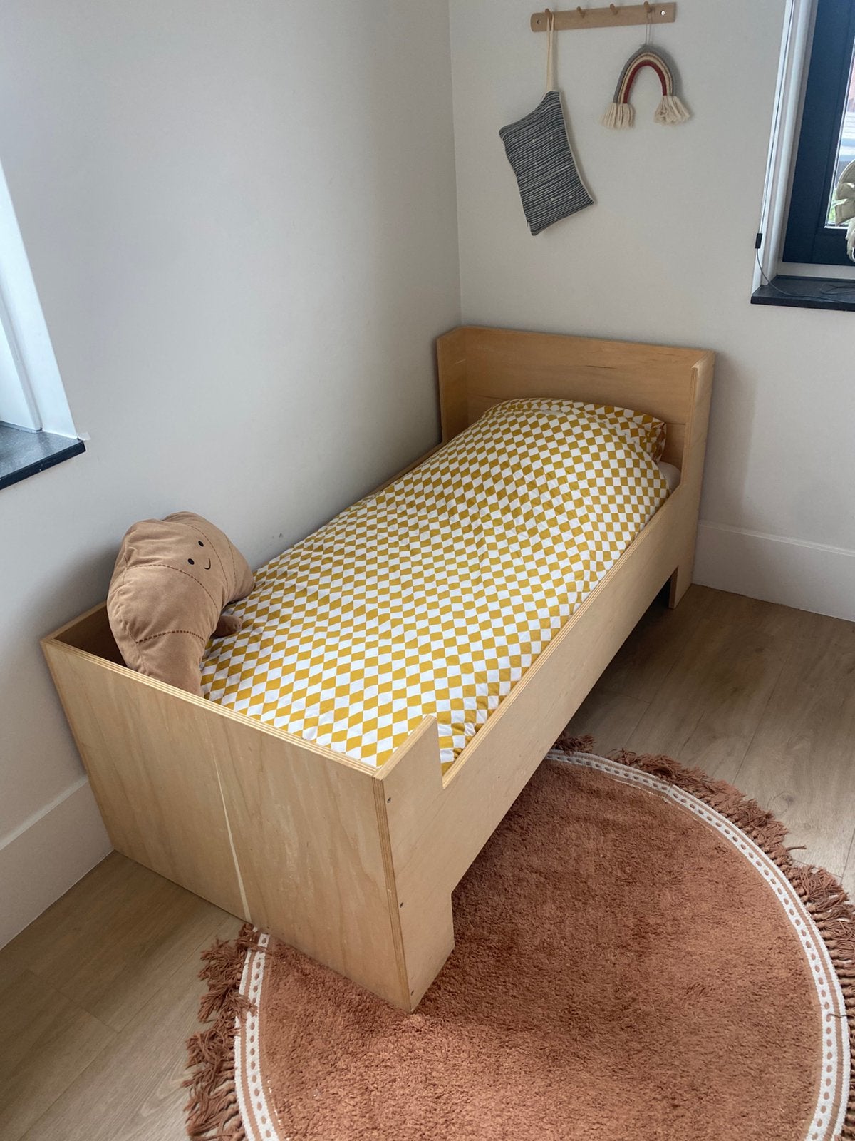 Prachtig peuterbed met kledingkast, Ophalen, 70 tot 85 cm, 140 tot 160 cm, Zo goed als nieuw
