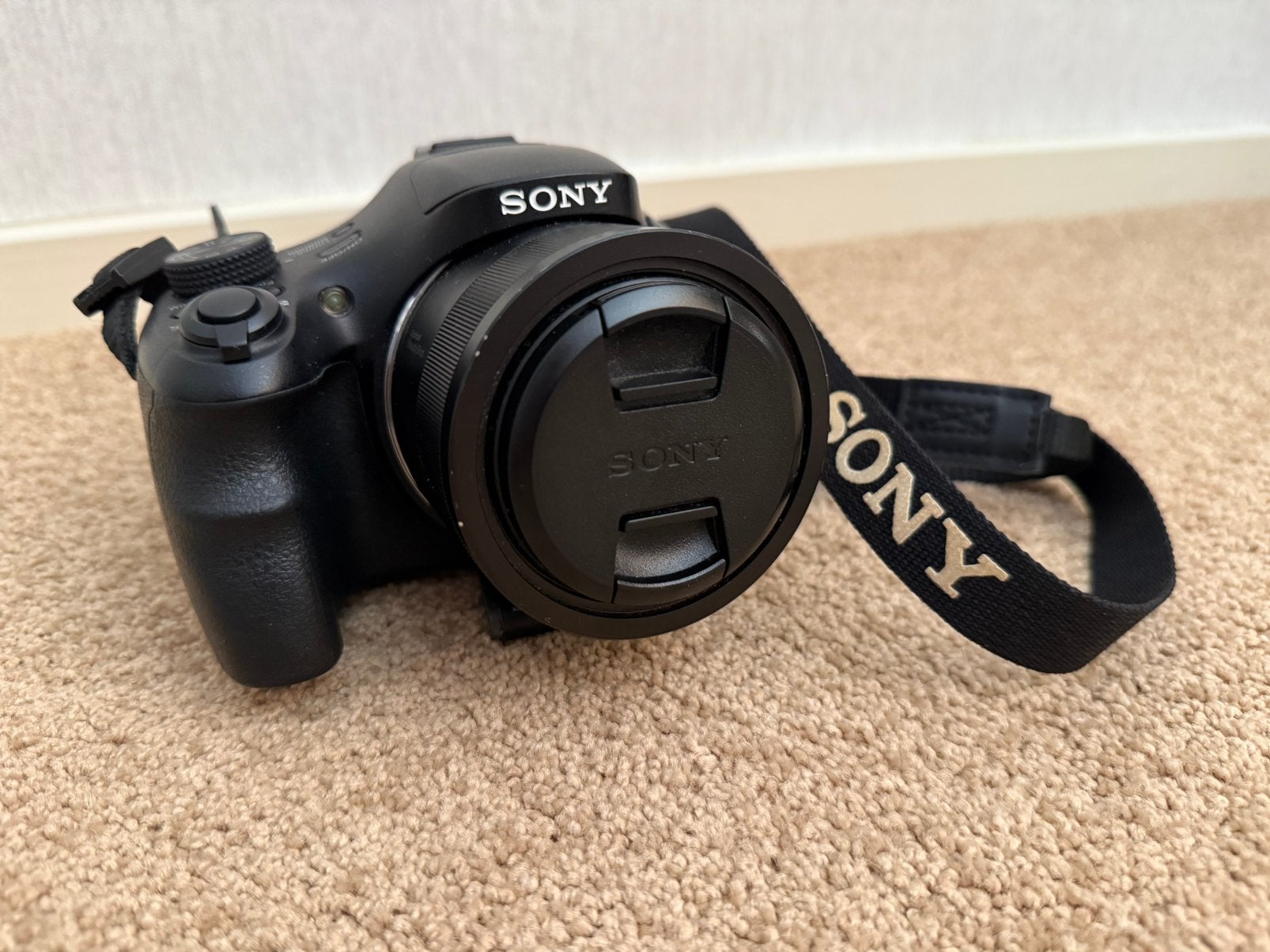 Sony DSC-HX400v digitale camera, Ophalen, Kantelbaar/draaibaar scherm, Zo goed als nieuw, Geheugenkaart