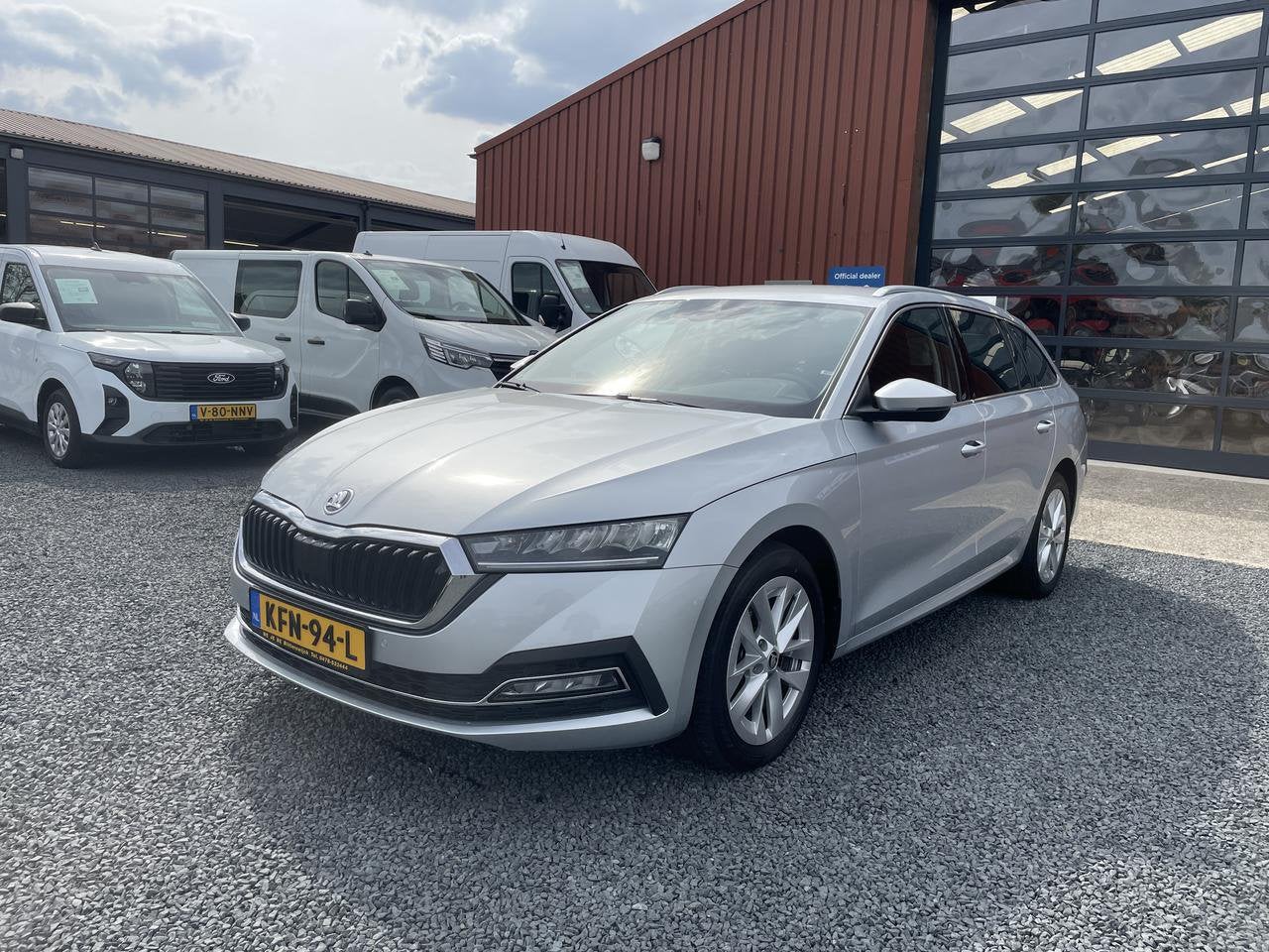 Skoda Octavia 1.0 TSI E-TEC BUSINESS EDITION PLUS (bj 2022), Auto's, Gebruikt, Met garantie (alle), Leder en Stof, Origineel Nederlands