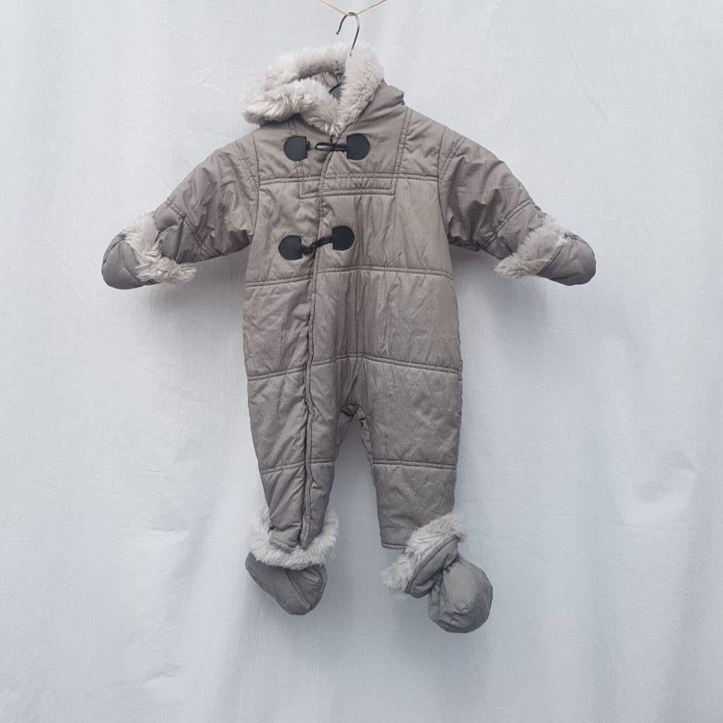 Heerlijk warm grijs pakje. Mt 74. Merk Marese, Kinderen en Baby's, Babykleding | Maat 74, ., Ophalen of Verzenden, Zo goed als nieuw