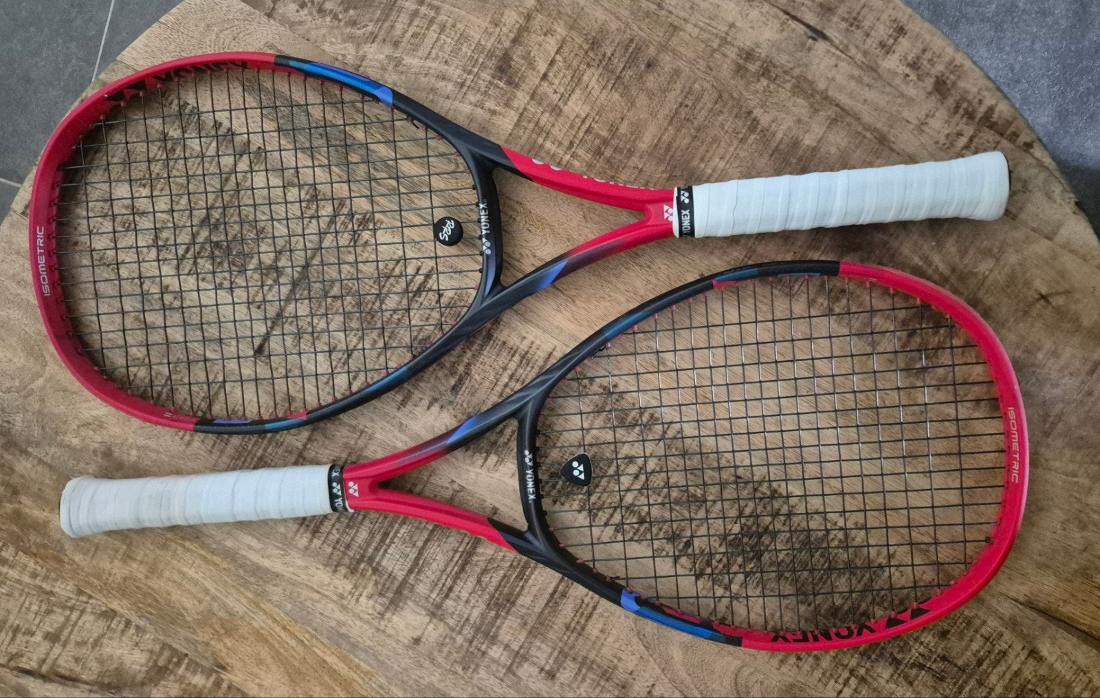 Yonex VCore 100, Sport en Fitness, Tennis, Overige merken, Ophalen of Verzenden, Zo goed als nieuw, Racket