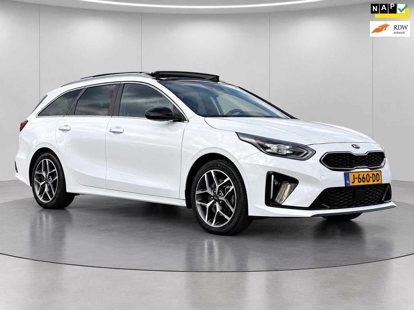 Kia Ceed Sportswagon 1.0 T-GDi GT-Line/PANO/NWST, Auto's, Voorwielaandrijving, Dealer onderhouden, Gebruikt, Wit