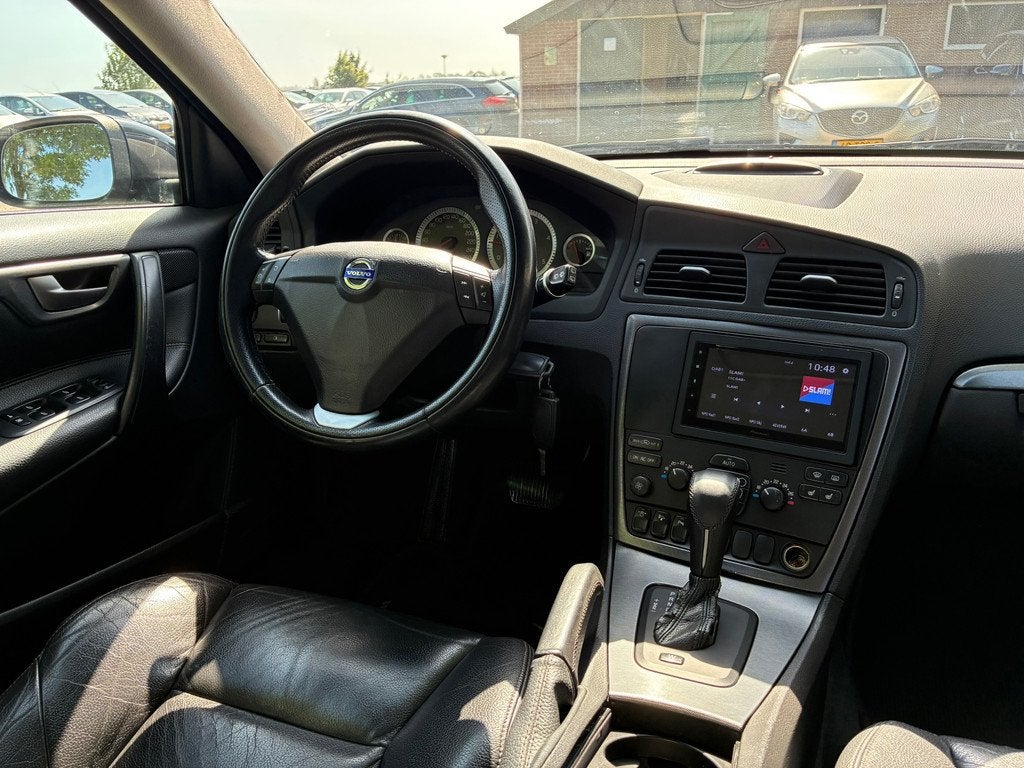 Volvo V70 2.4 D5 Edition II Sport | Automaat + Schuif/kantel, Auto's, Zwart, 197 €/maand, Zwart, Diesel