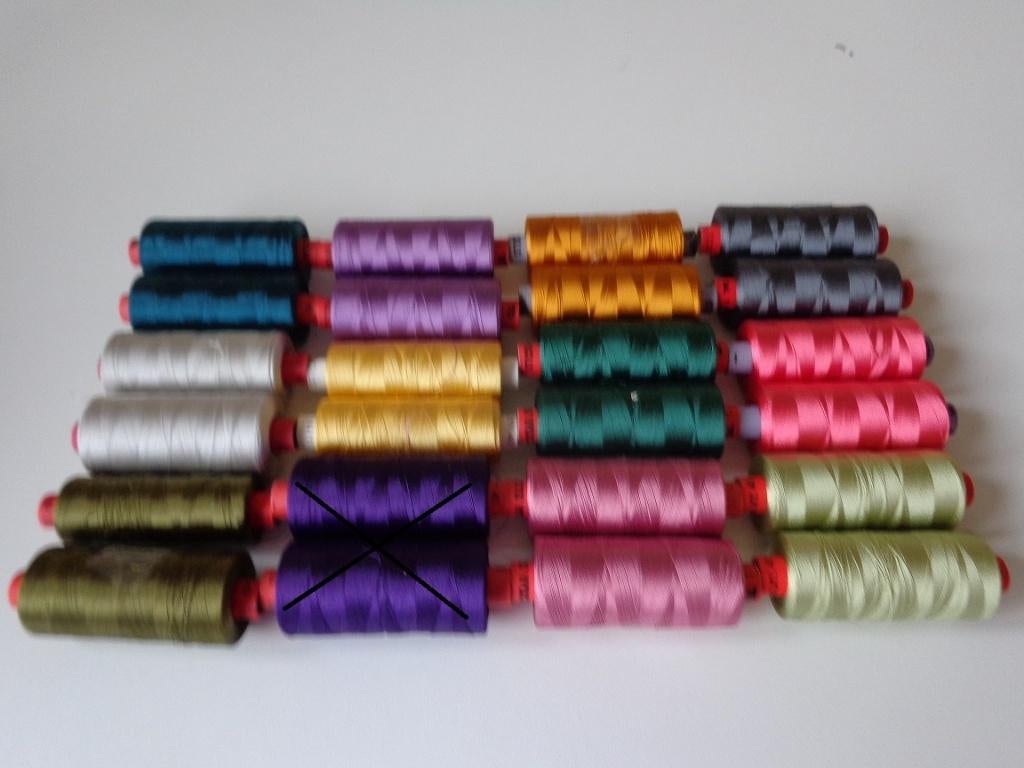 22 laatste grote klossen Madeira Mach. Borduur garen € 1,60, Verzenden, Nieuw, Machineborduren, Borduurgaren of Zijde