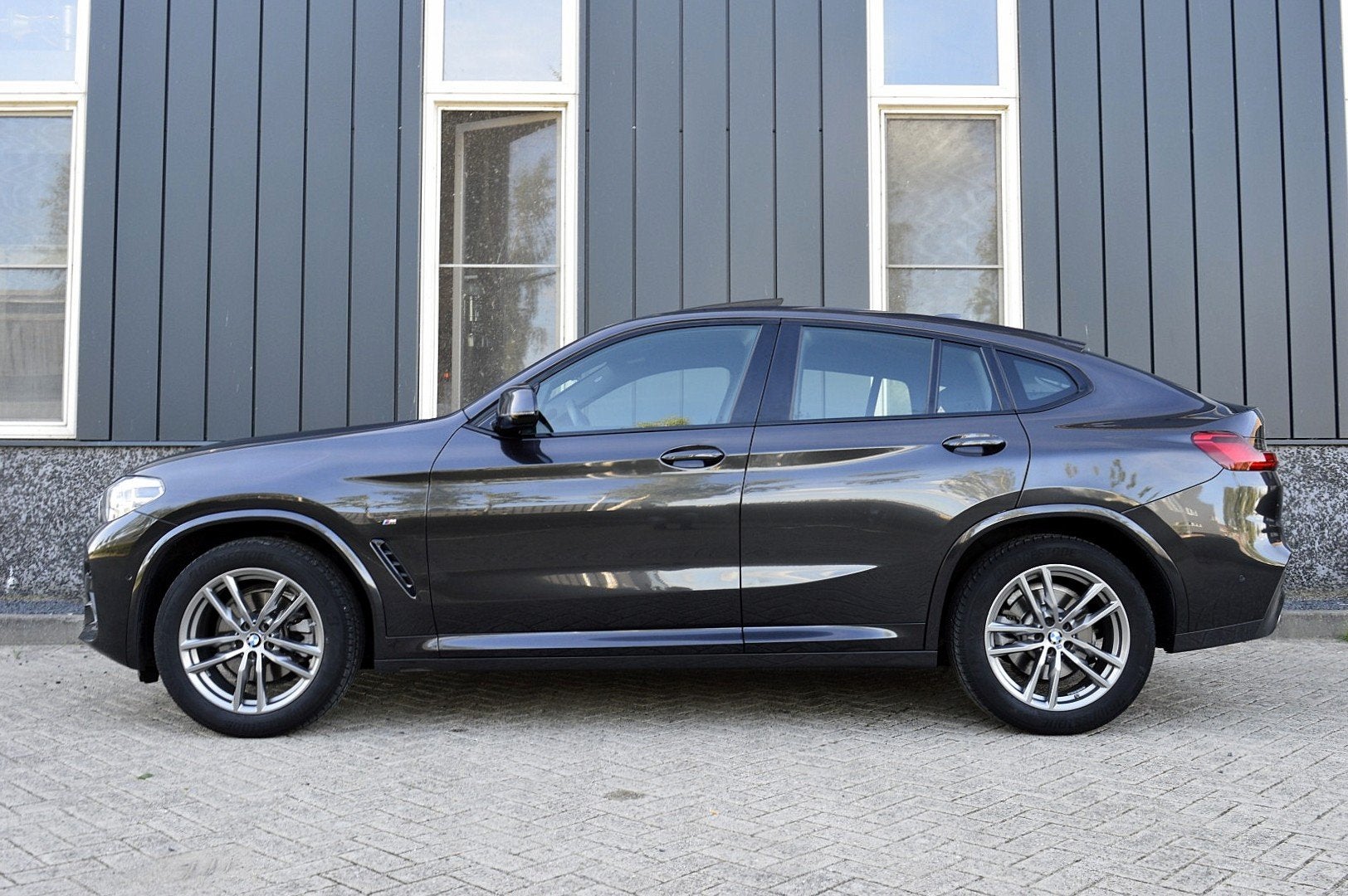 BMW X4 xDrive20i M Sport Rijklaarprijs-Garantie Panorama dak, Automaat, Gebruikt, 4 cilinders, Bedrijf