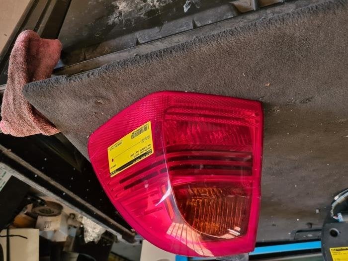 Achterlicht rechts van een BMW 3-Serie, Gebruikt, -, -, 3 maanden garantie