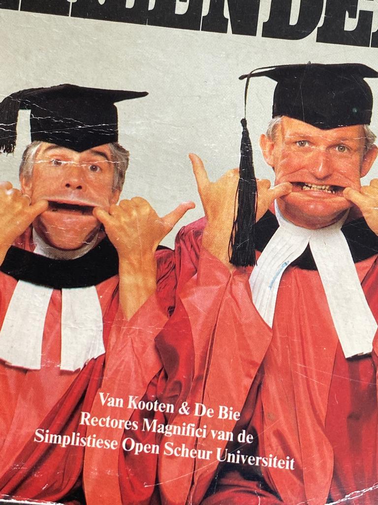 De Bescheurkalender 1985 Van Kooten & De Bie, Boeken, Humor, Ophalen of Verzenden, Gelezen, Overige typen