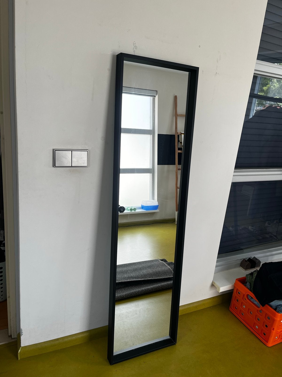 Spiegel met zwarte lijst, Ophalen, Gebruikt, 100 tot 150 cm, Rechthoekig