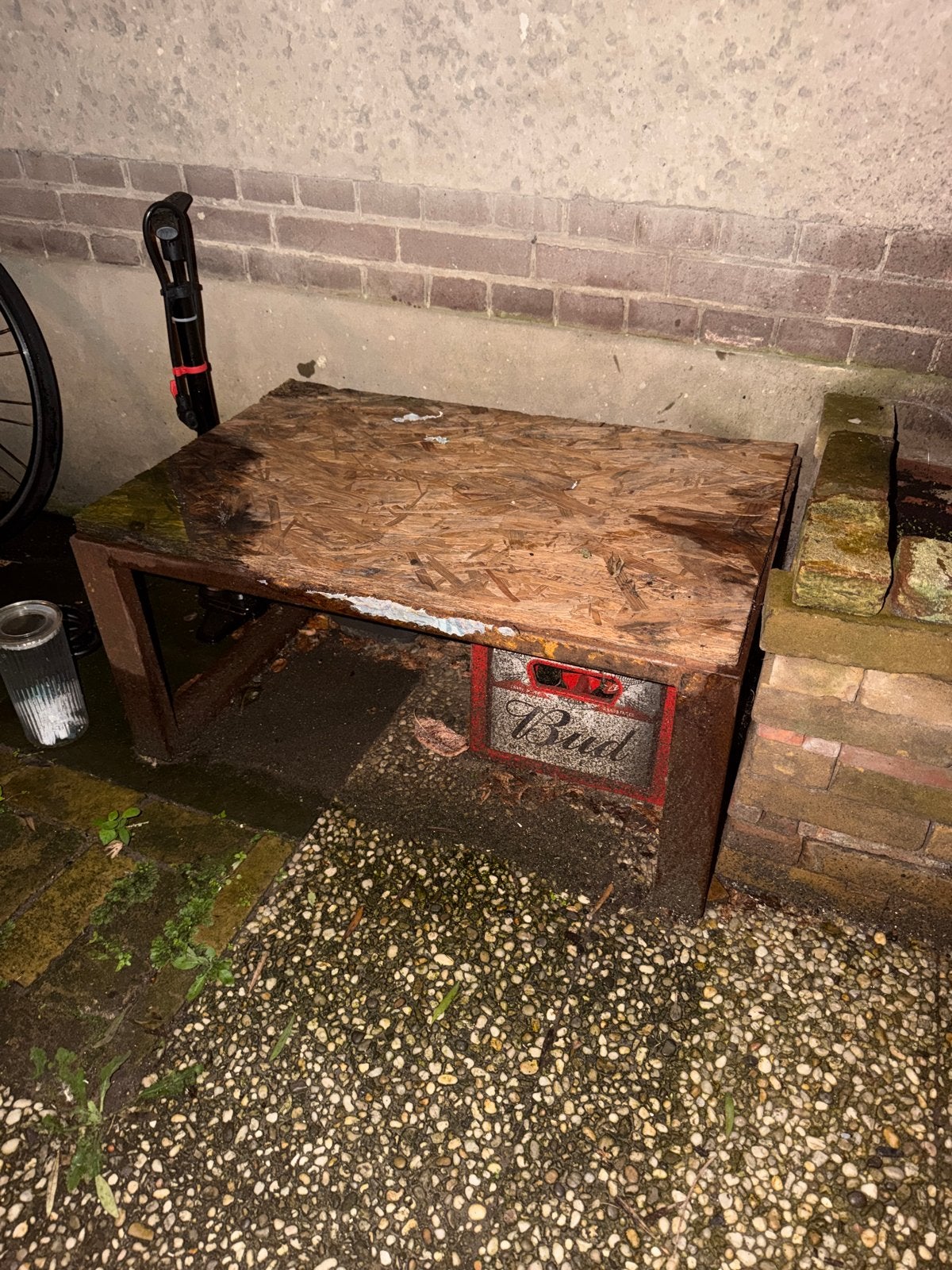 Gratis af te halen: Stevige tafel, Huis en Inrichting, Gebruikt, 100 tot 150 cm, Vier personen, Rechthoekig