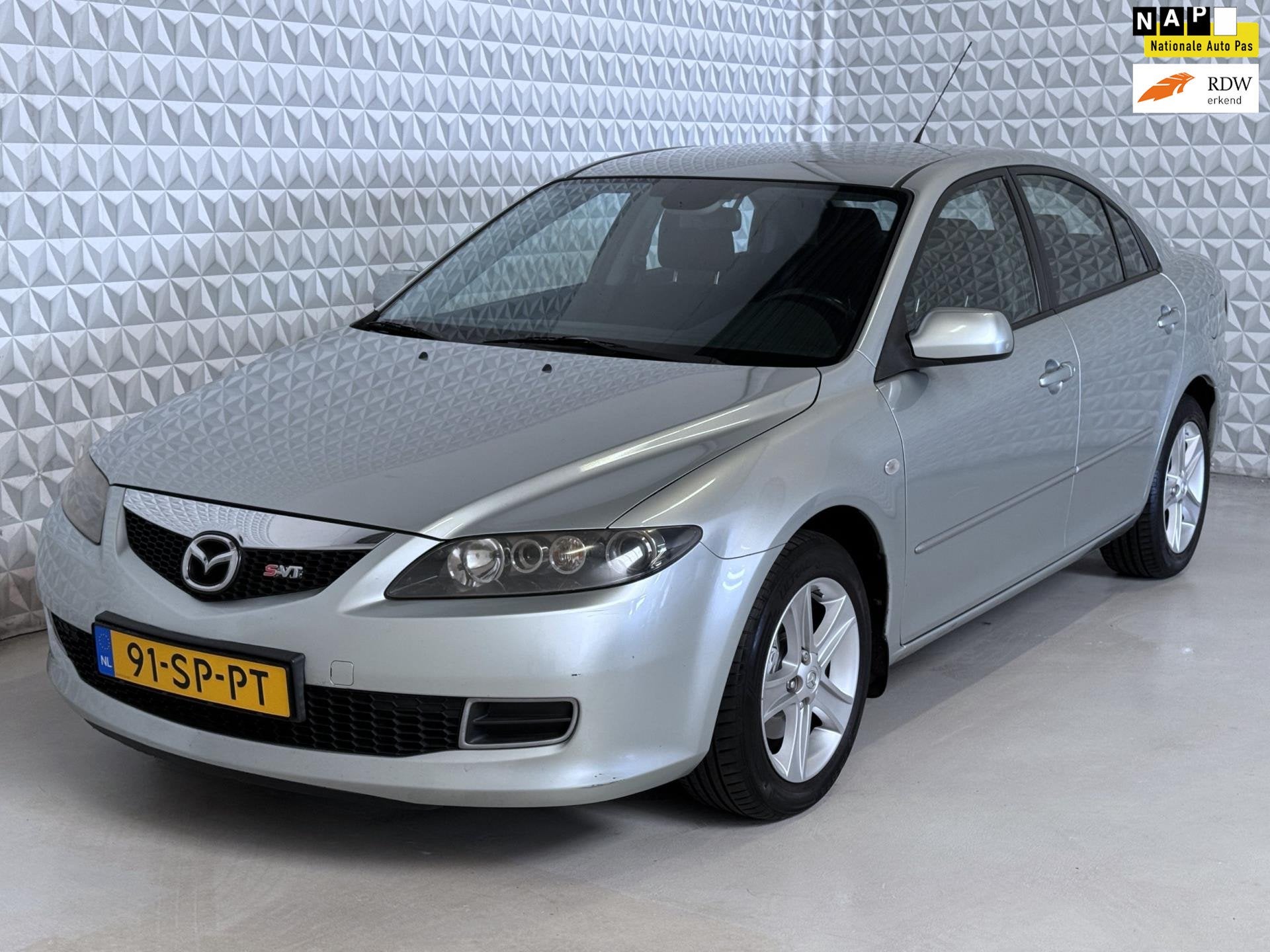 Mazda 6 Sport 2.0i AUTOMAAT PROBLEEM + nette staat! (2006), Auto's, Mazda, Stof, Gebruikt, Zwart, 4 cilinders