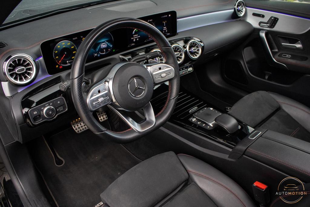Mercedes-Benz CLA-klasse 200 AMG Pano Memory Camera Sfeer, CLA, Gebruikt, 4 cilinders, Met garantie (alle)