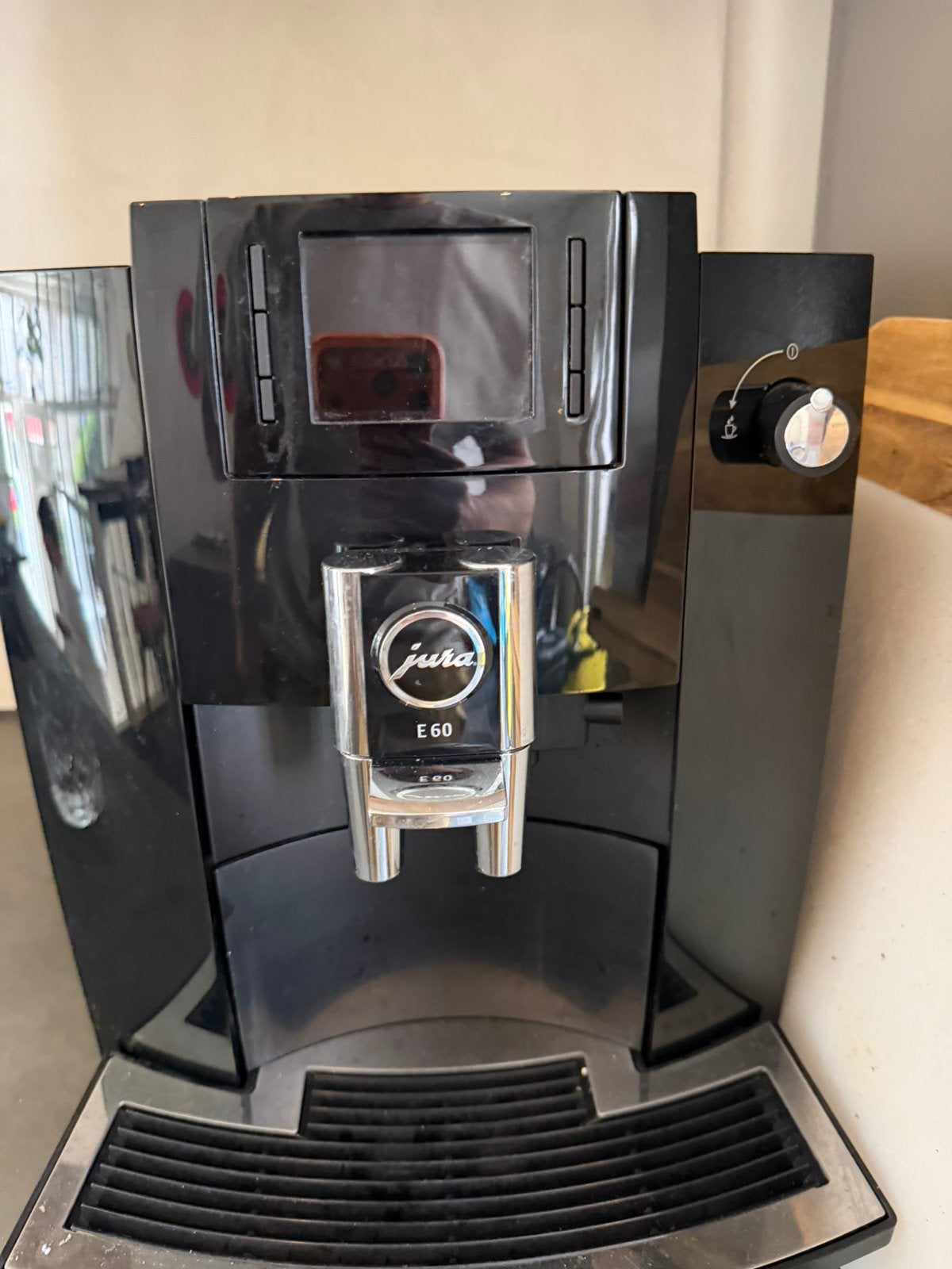 Jura e60, Witgoed en Apparatuur, Ophalen, Zo goed als nieuw, Koffiemachine