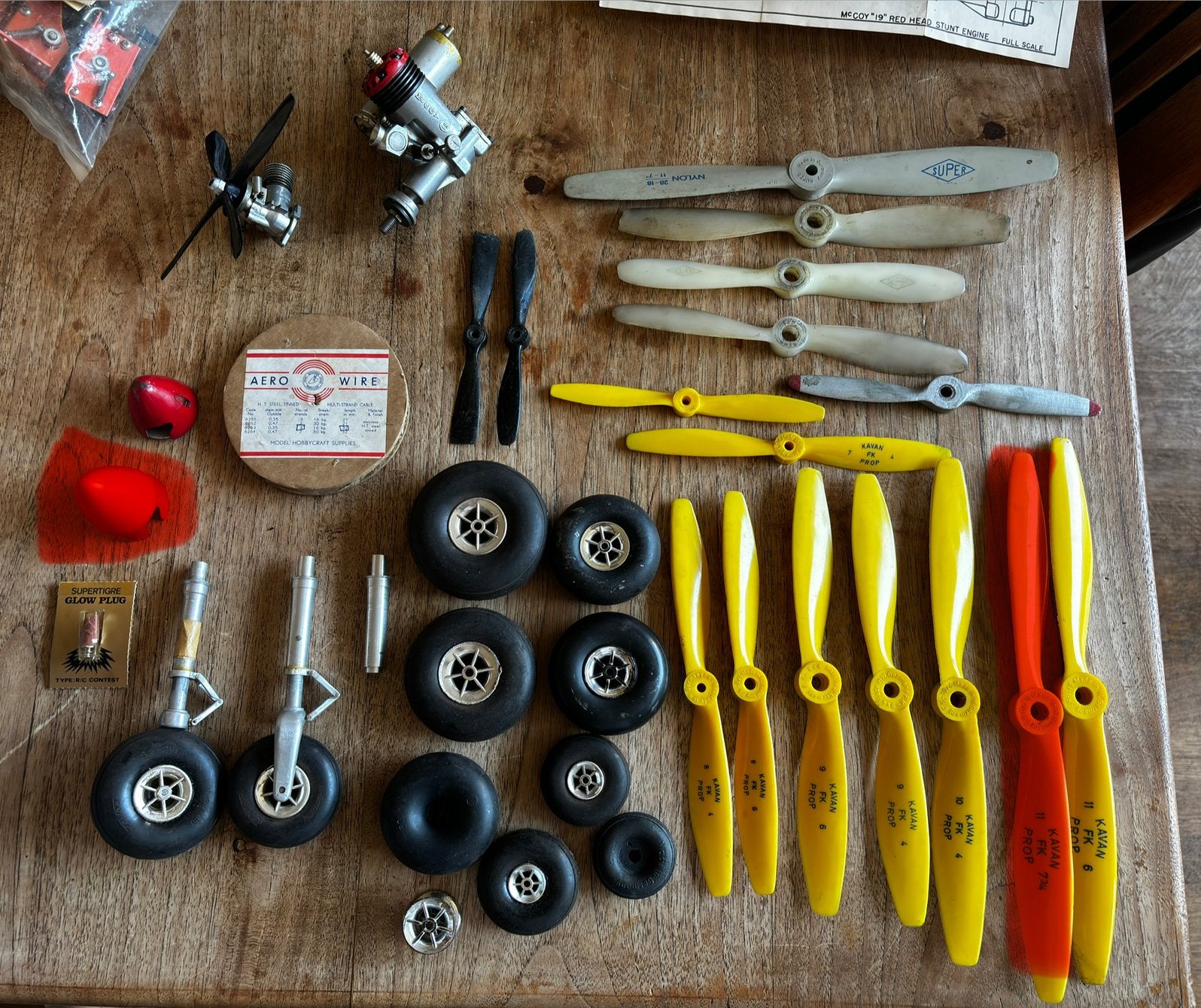RC vliegtuig onderdelen, motortjes, propellors, etc., Hobby en Vrije tijd, Modelbouw | Radiografisch | Vliegtuigen, Ophalen of Verzenden