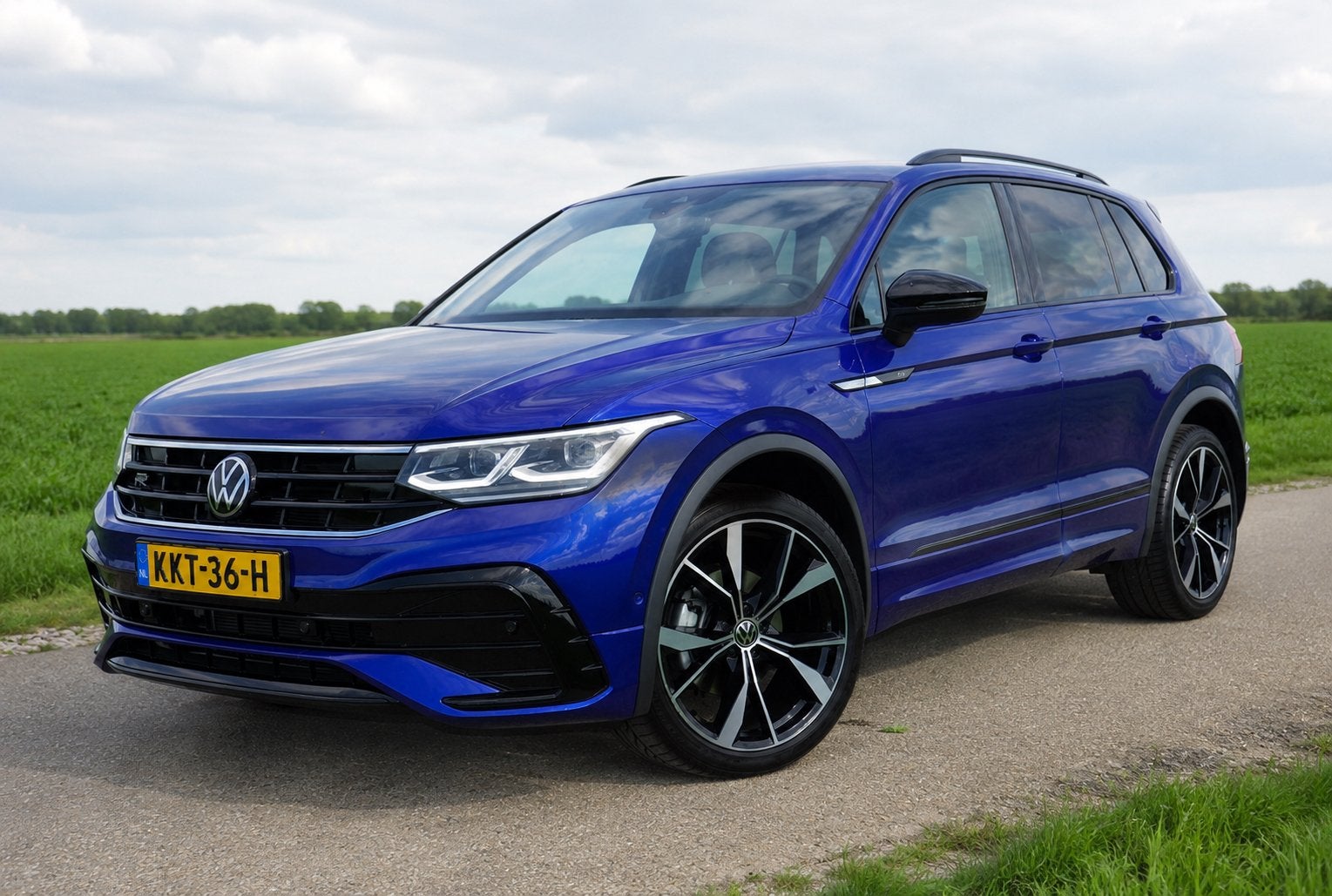 Volkswagen Tiguan 1.5 TSI|2xR-Line |Virtual Cock.|150PK |LED, Auto's, 4 cilinders, Blauw, Bedrijf, 1439 kg