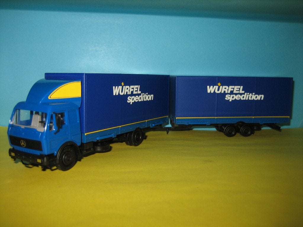 Wurfel  MERCEDES met wipkar  en afzetbakken Herpa, Ophalen of Verzenden, Zo goed als nieuw, Bus of Vrachtwagen, Herpa