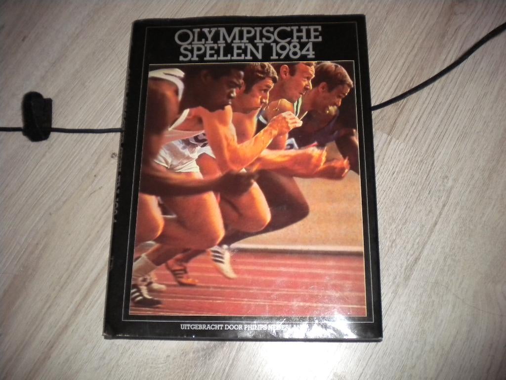Olympische spelen 1984 144 blz., Ophalen of Verzenden, Zo goed als nieuw, Overige sporten
