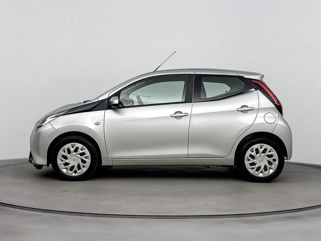 Toyota Aygo 1.0 VVT-i x-otic | Automaat | Multimedia Scherm, Gebruikt, Euro 6, 4 stoelen, Leder en Stof