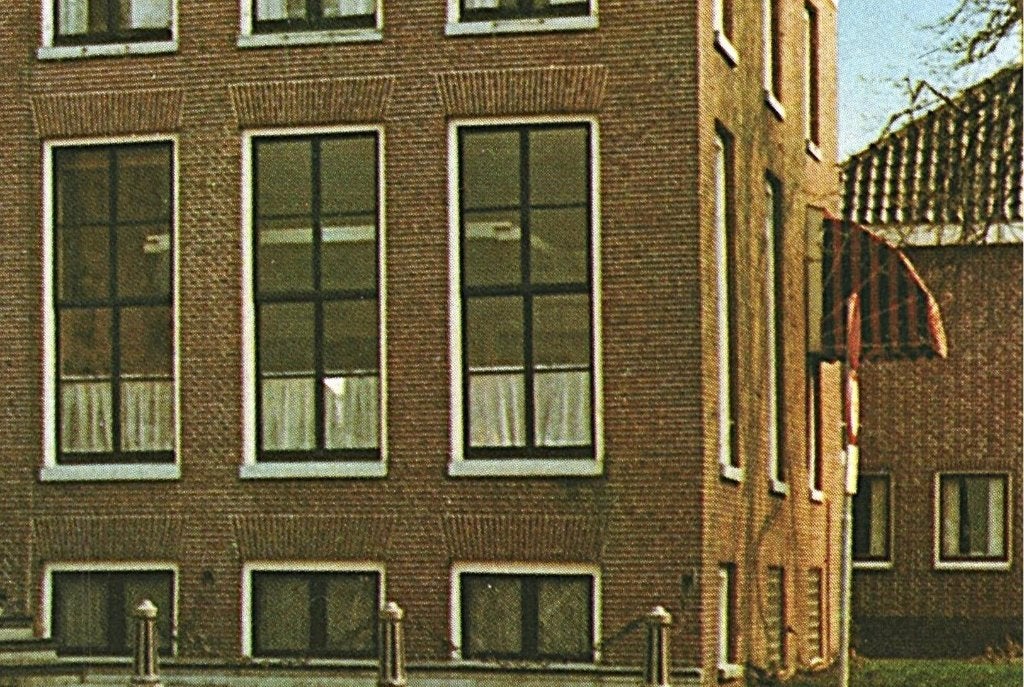 38311	Kollum	Fr Gemeentehuis	 Nette oude kaart Onbeschreven, Ophalen of Verzenden, 1960 tot 1980, Ongelopen, Friesland