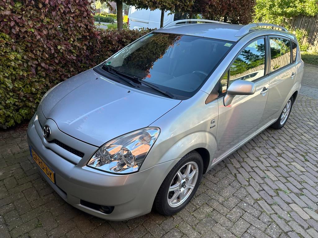 Toyota Corolla Verso 1.6 Vvt-i 5P 2005 Grijs, 1330 kg, 450 kg, Zwart, 4 cilinders
