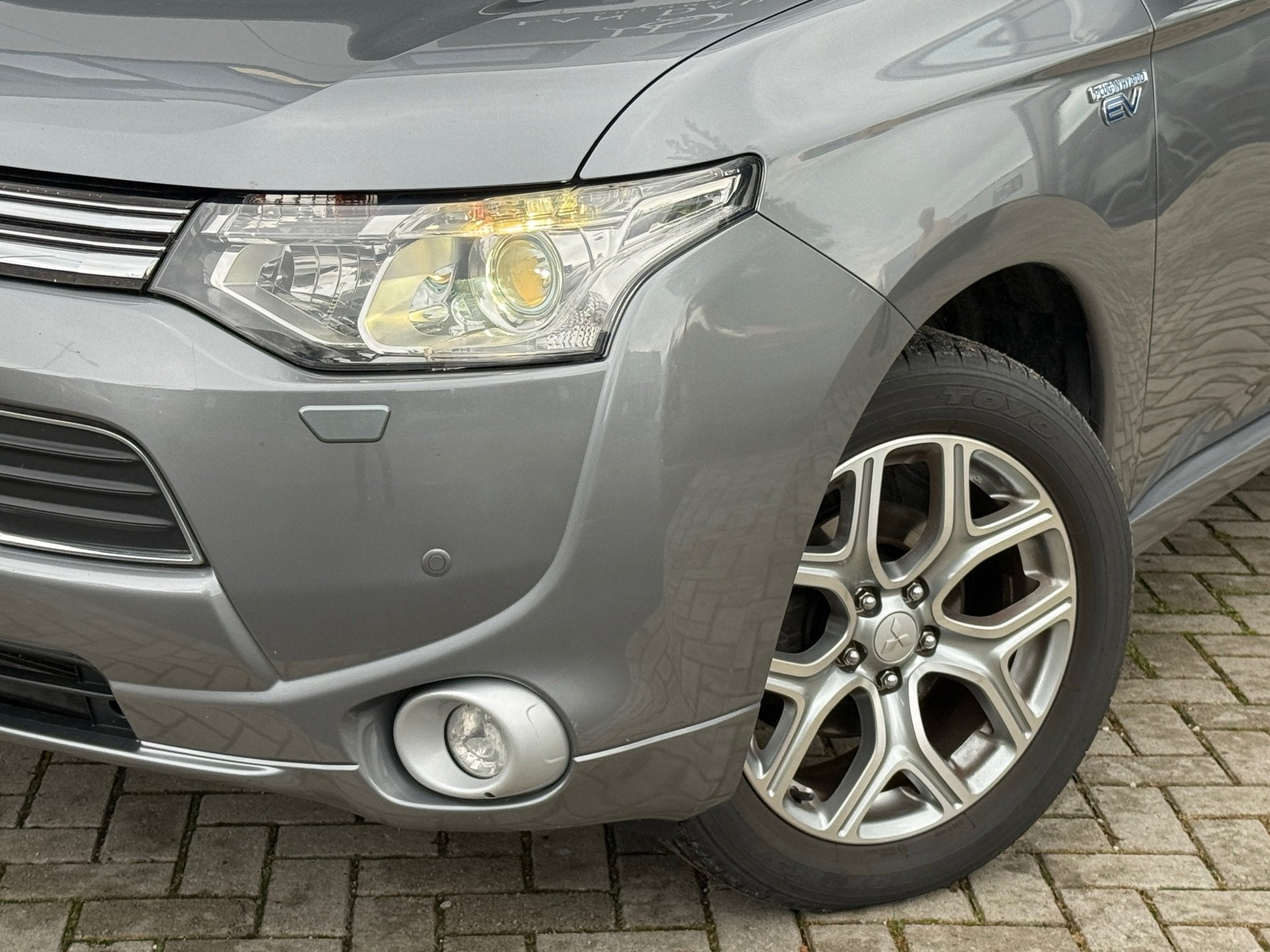 Mitsubishi Outlander 2.0 PHEV Intense +1E EIG NAP / TREKHAAK, 4 cilinders, Vierwielaandrijving, Hybride Elektrisch/Benzine, Automatische klimaatregeling