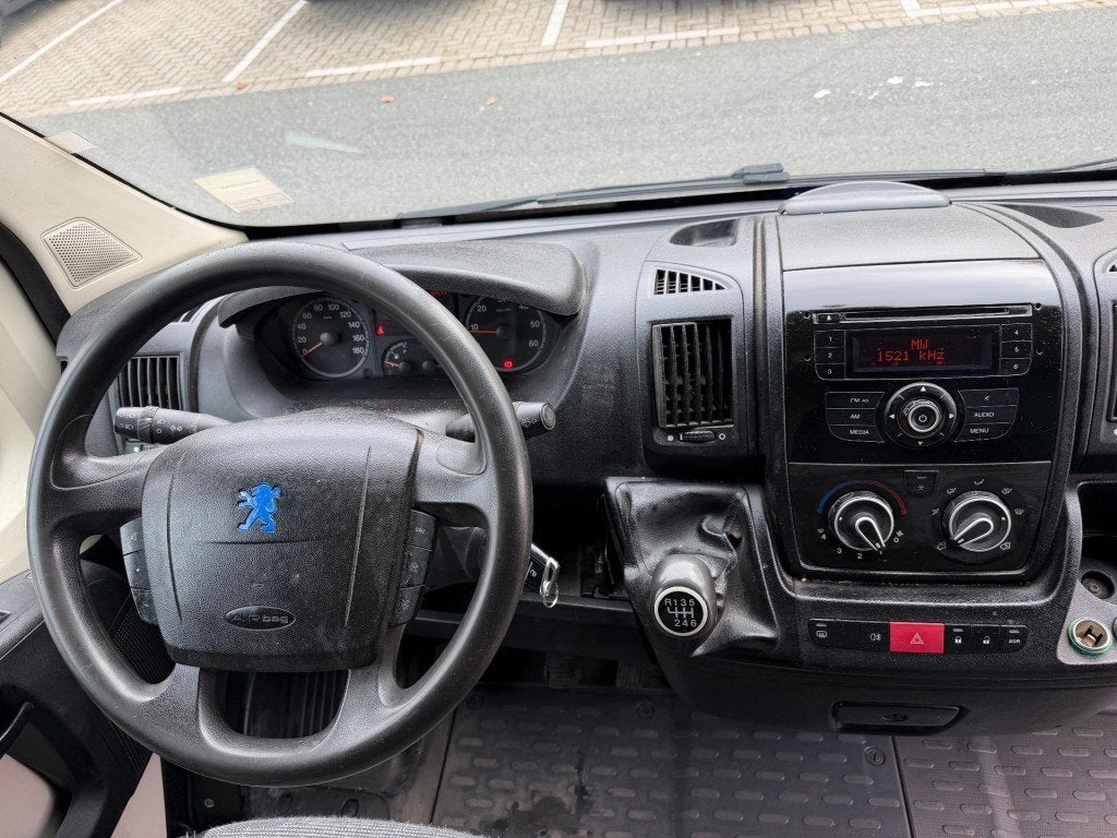 Peugeot BOXER 330 2.2 HDI L1H1 Profit+ AIRCO 3PERS. RIJDT GO, 13 km/l, Zwart, Bedrijf, Verwarmde buitenspiegels