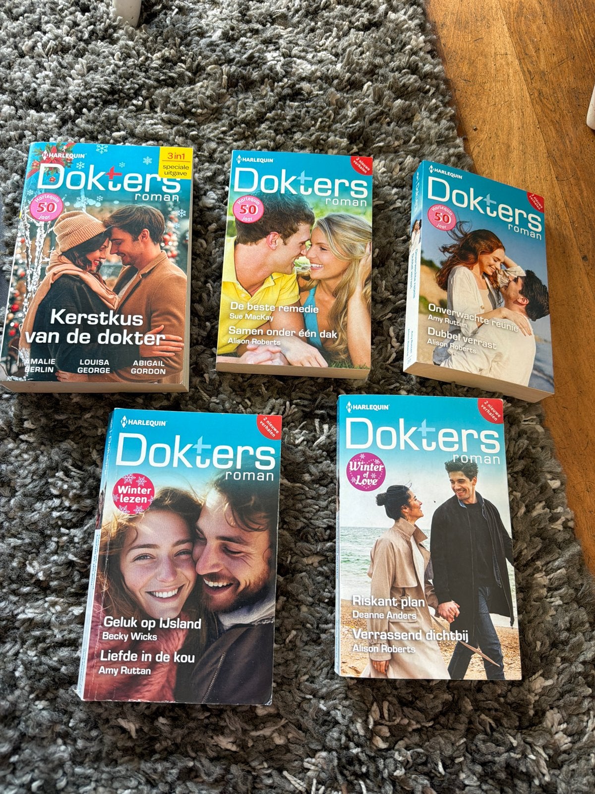 Harlequin Doktersroman Boekenpakket - 5 Romantische Verhalen, Ophalen of Verzenden, Gelezen, Nederland