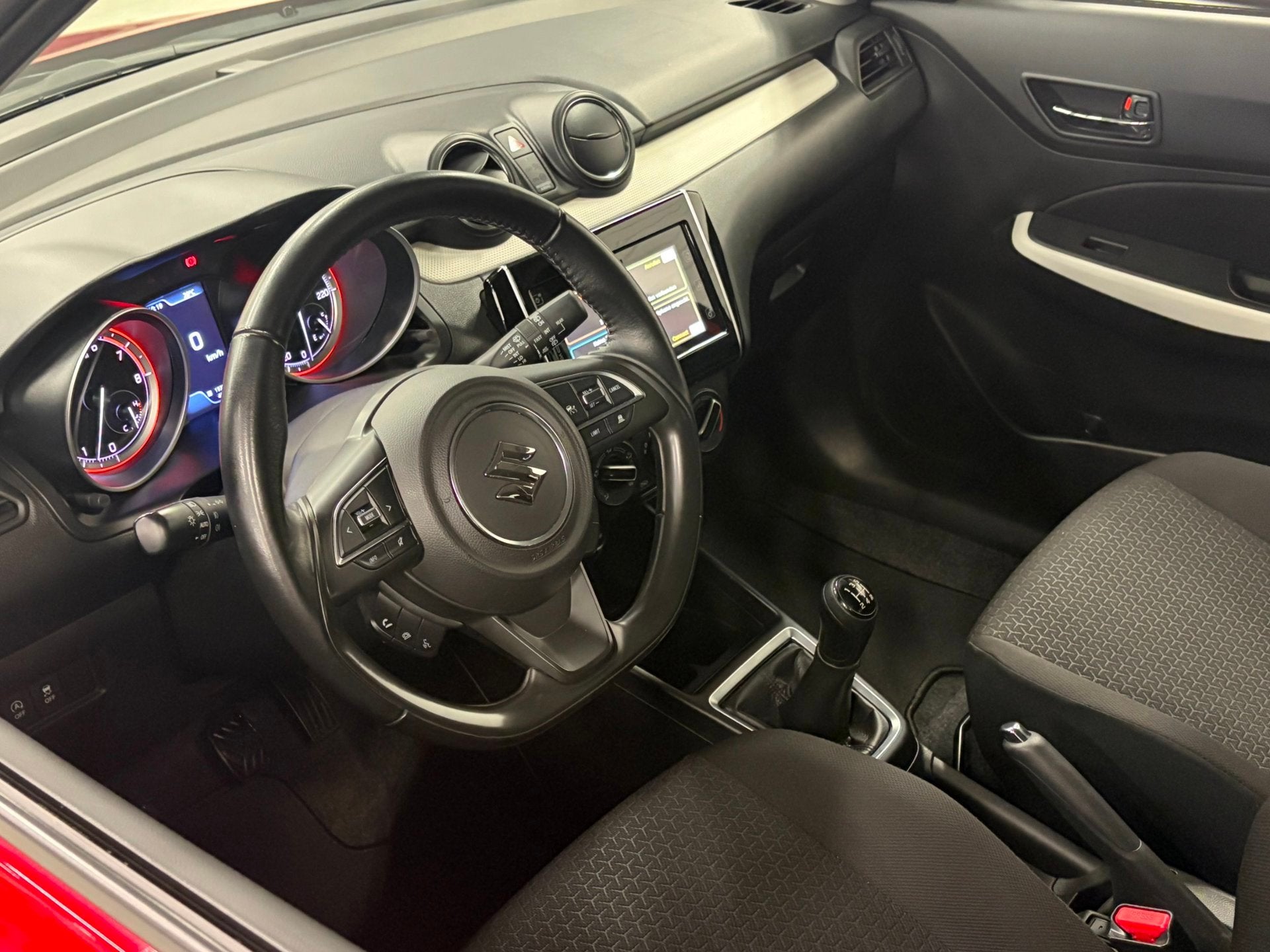 Suzuki Swift 1.2 Select Smart Hybrid Navi / Airco / Adaptive, 83 pk, Stof, Gebruikt, Zwart