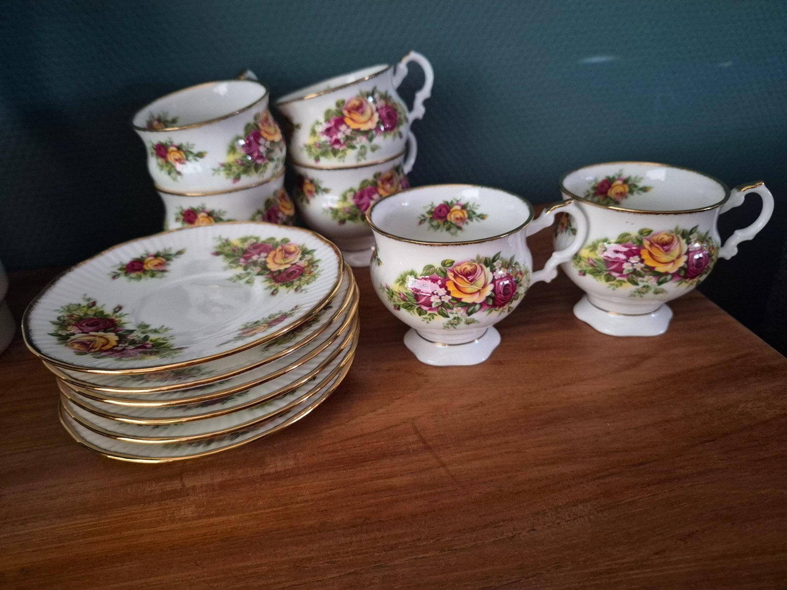 6 Elizabethaanse Staffordshire theekopjes en schotels, Ophalen
