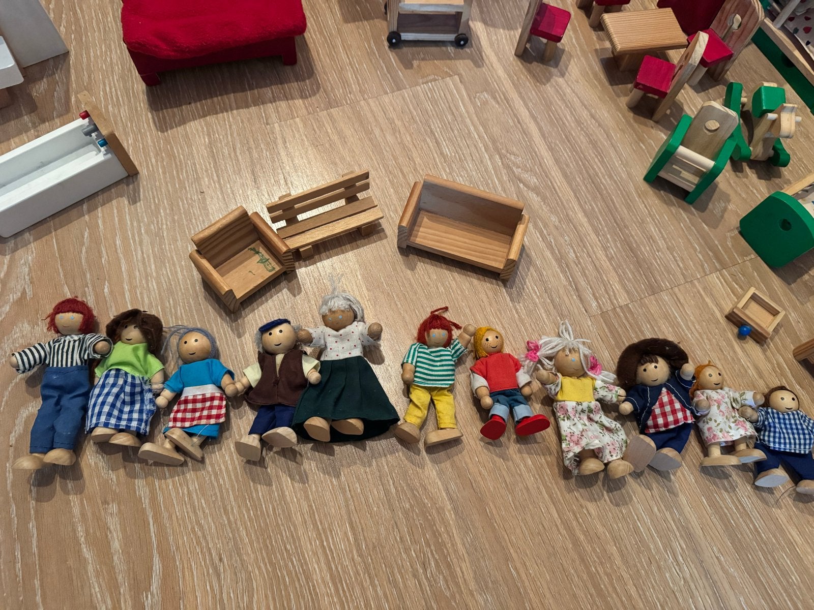 Groot Houten Poppenhuis met Meubels en Poppen, Ophalen, Gebruikt, Overige typen