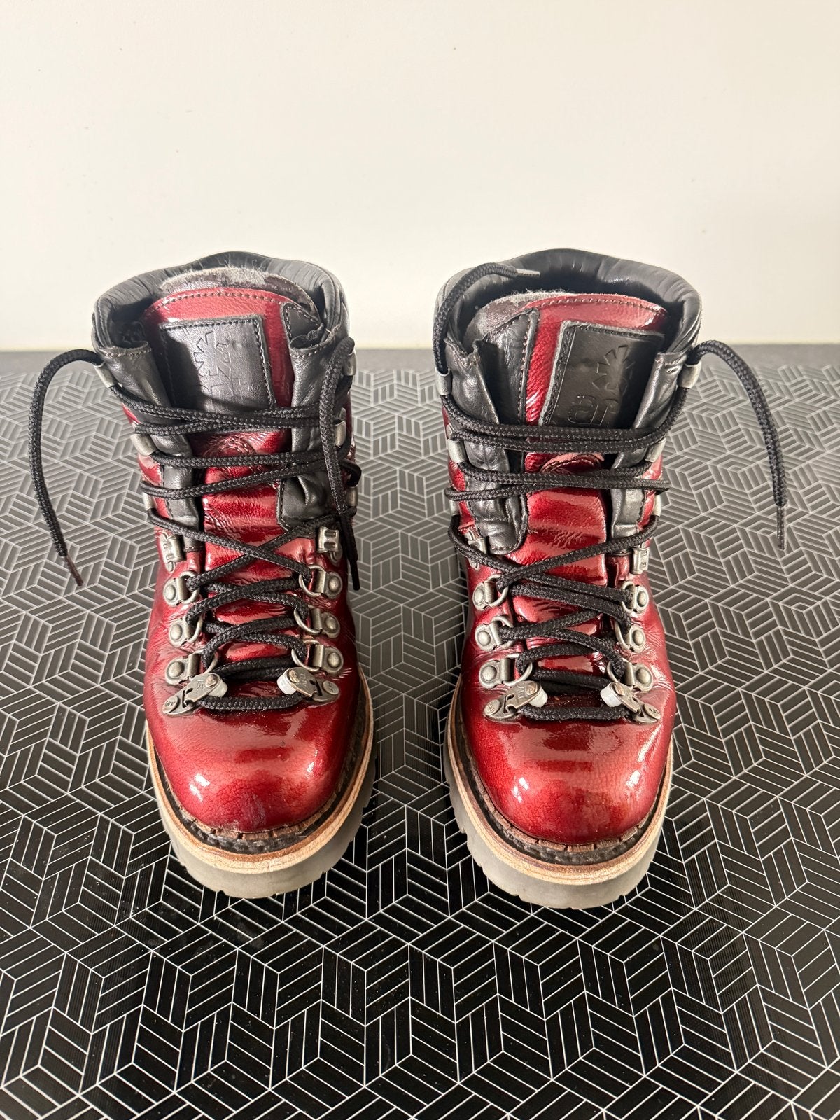 ART bootz schoenen maat 39 - Mooie nette speciale schoenen, Ophalen of Verzenden, Gedragen, Rood, Lage of Enkellaarzen