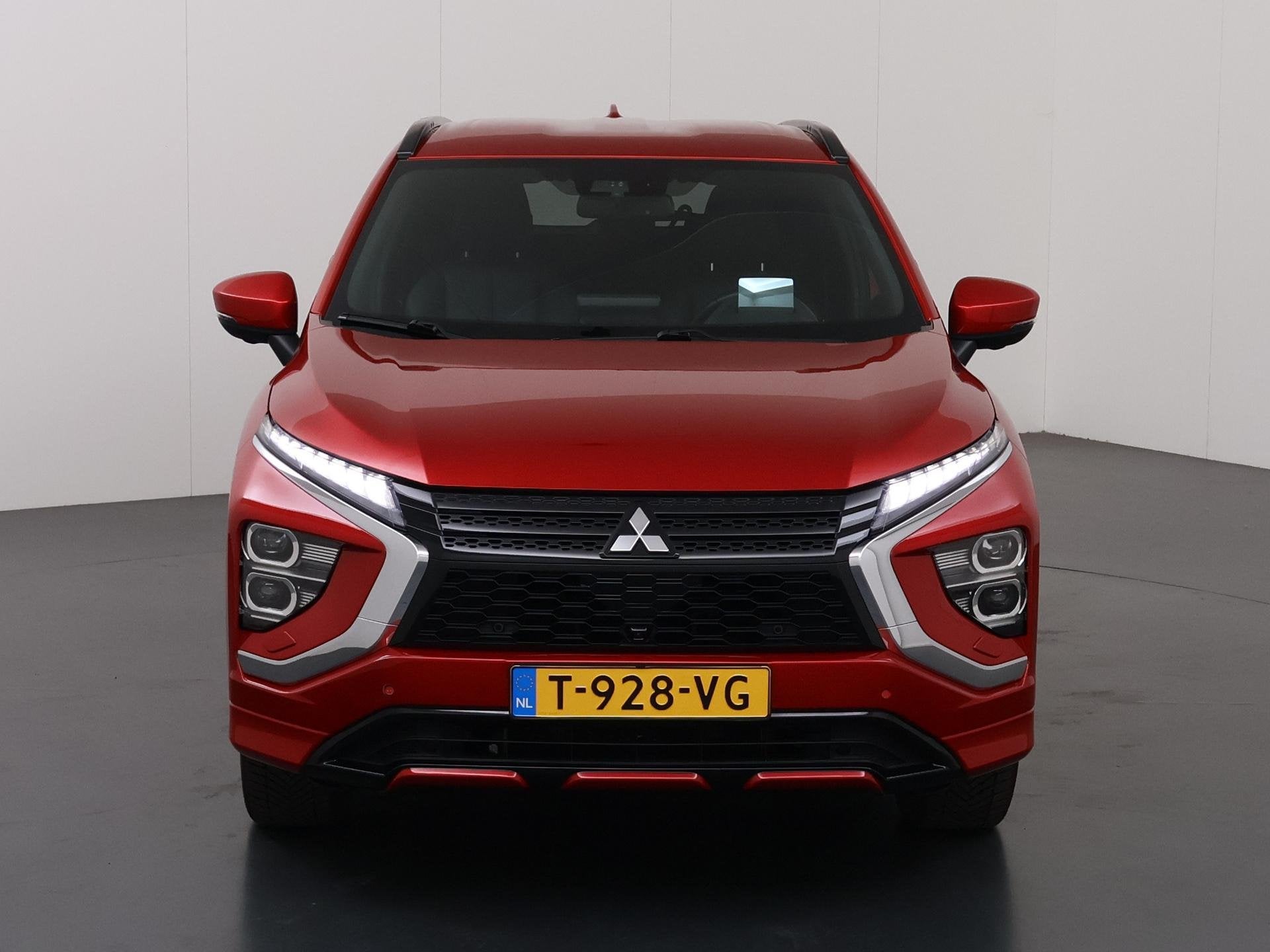 Mitsubishi Eclipse Cross 2.4 PHEV Instyle | Trekhaak | Navig, Auto's, Mitsubishi, Automaat, 14 kWh, 4 cilinders, 120 €/maand