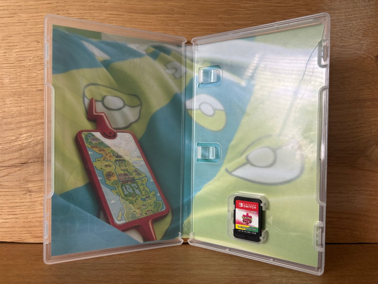 Pokémon Shield + Expansion Pass, Spelcomputers en Games, Games | Nintendo Switch, Online, Gebruikt, 1 speler, Ophalen of Verzenden