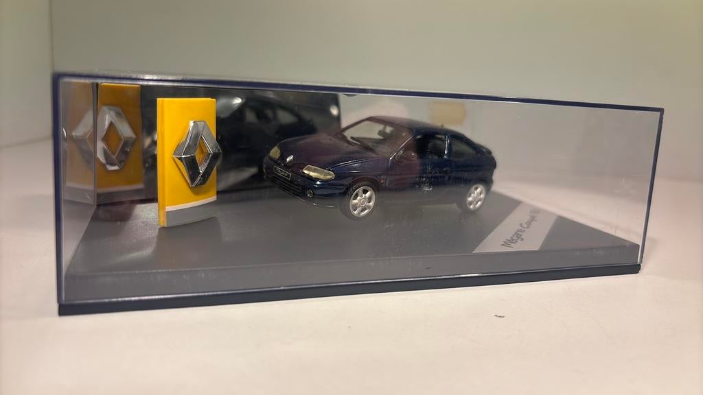 Renault megane coupe 16v vitesse 1.43, Hobby en Vrije tijd, Modelauto's | 1:43, Overige merken, Auto, Ophalen of Verzenden, A