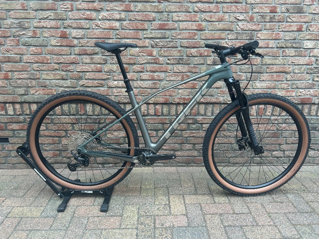 SUPERAANBIEDING TREK PROCALIBER 9.5 CARBON MAAT L MATTE, Fietsen en Brommers, Hardtail, Nieuw, Info@trekbikes.com, Trek