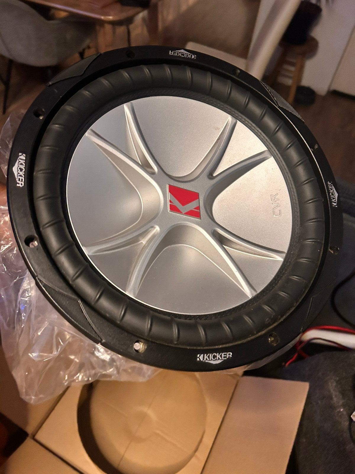 Kicker CompVR CVR12 12” subwoofer zo goed als nieuw, Ophalen, Zo goed als nieuw