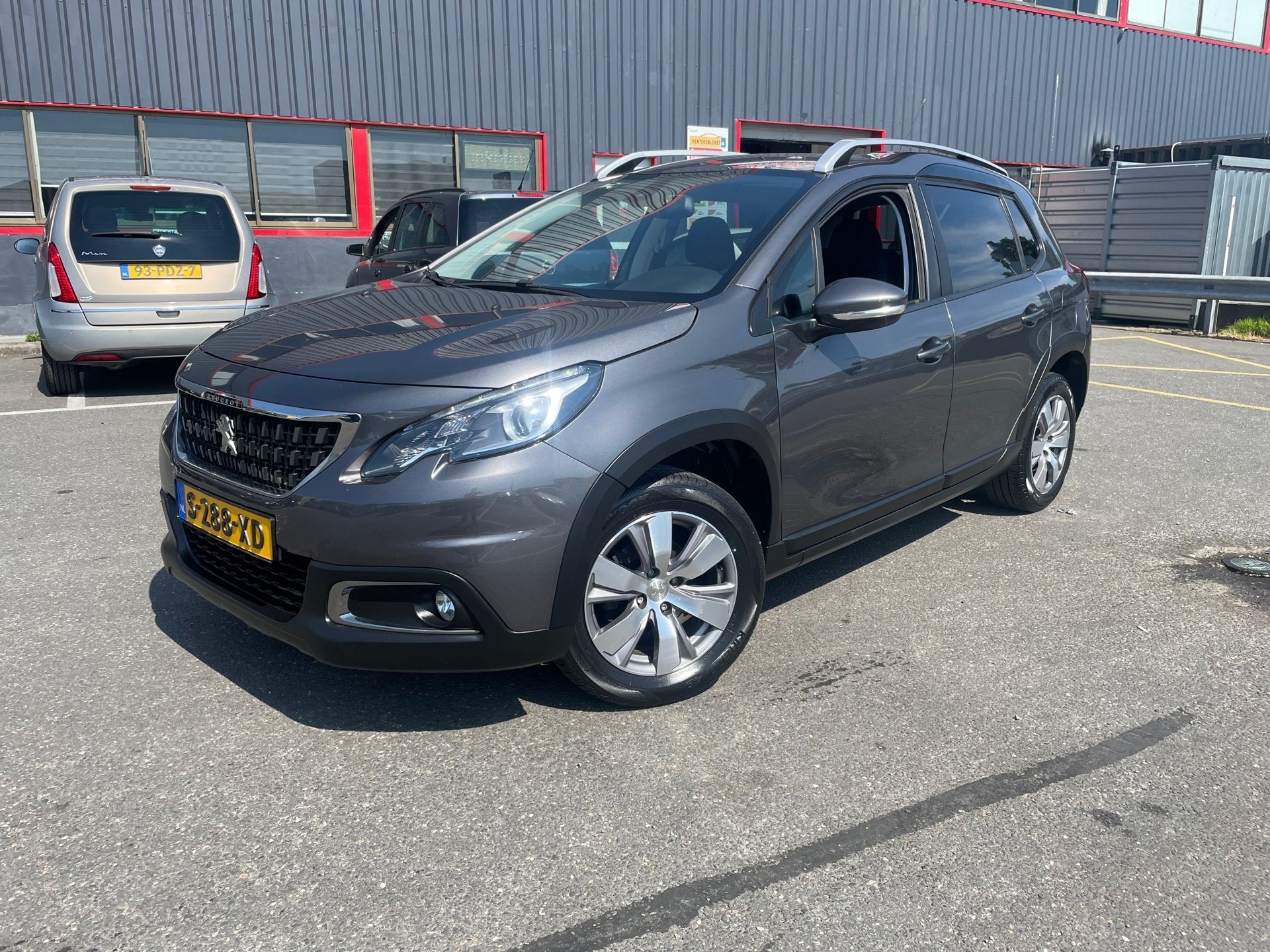Peugeot 2008 1.2 PureTech Allure / LAGE KM / AIRCO /SP VLG /, Voorwielaandrijving, Stof, Gebruikt, Euro 6