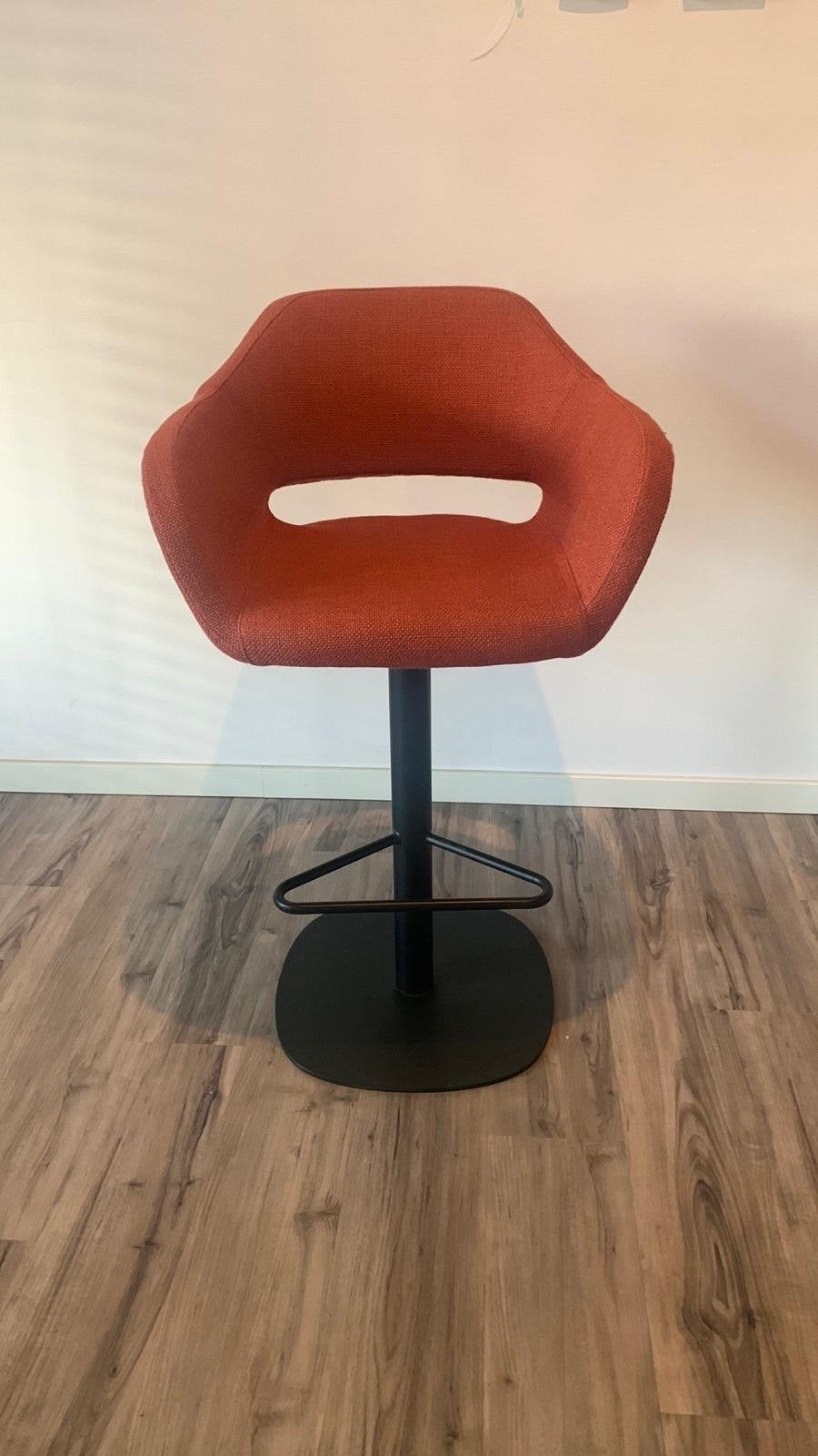 Designer satelliet barkruk - Oranje/rood, Huis en Inrichting, Ophalen, Nieuw, Met voetsteun, Metaal