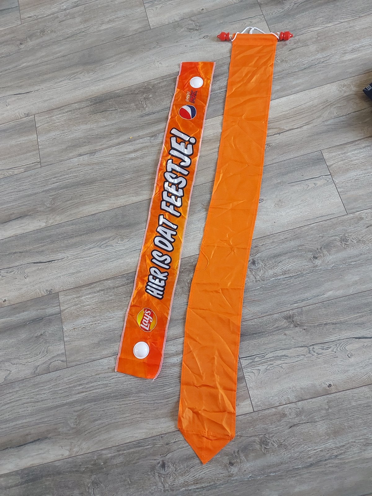 Vaandels oranje, Ophalen of Verzenden, Zo goed als nieuw