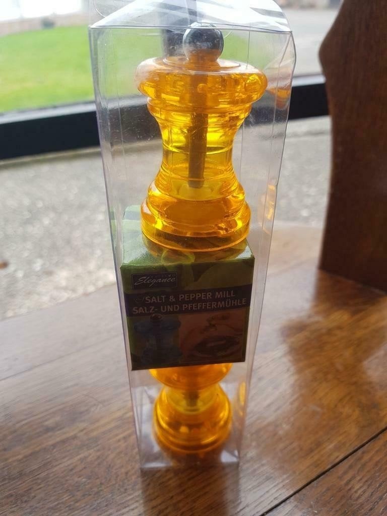 Elegance mini peper en zout molen (oranje/amber - 7 cm), Huis en Inrichting, Ophalen of Verzenden, Nieuw