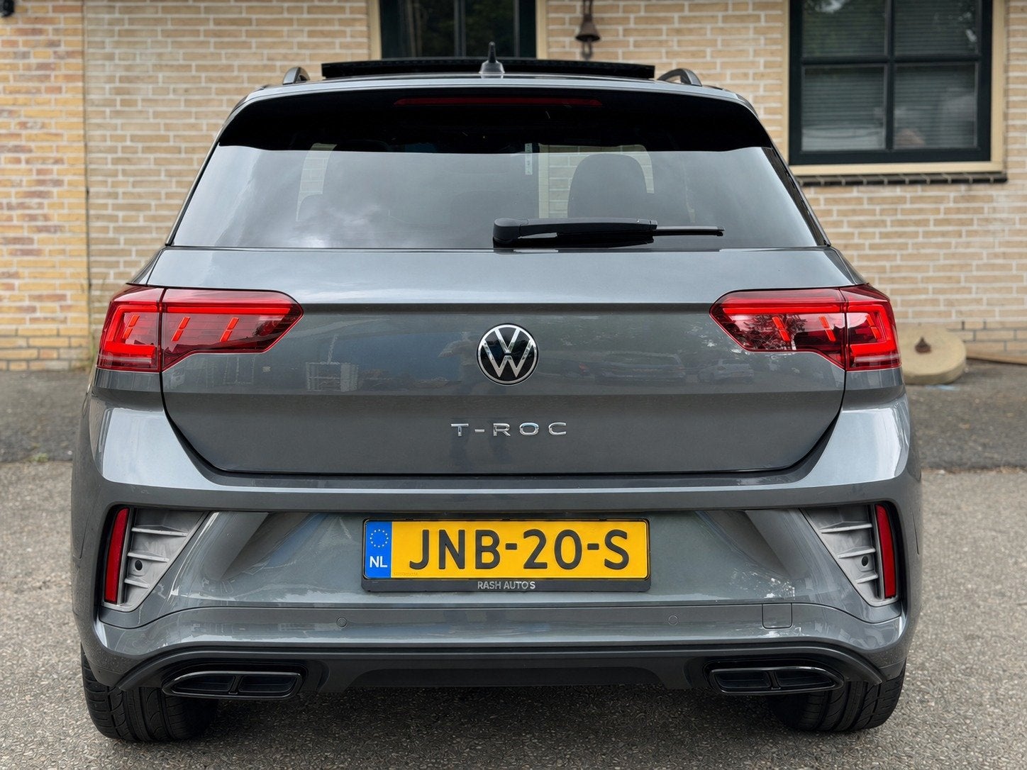 Volkswagen T-ROC 1.5 TSI DSG R-Line | PANO | ACC |NAVI |LED, Dealer onderhouden, Stof, 4 cilinders, 150 pk